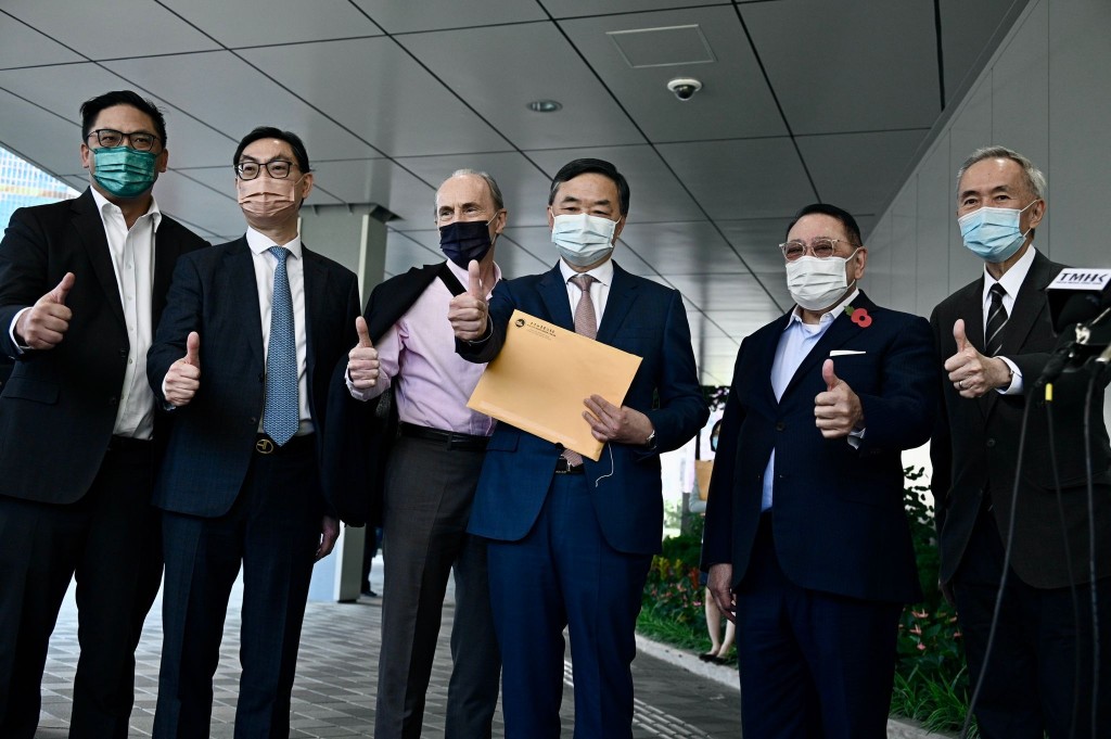 地產建設商會秘書長龍漢標出戰立法會地產及建造界，獲經民聯石禮謙到場支持。