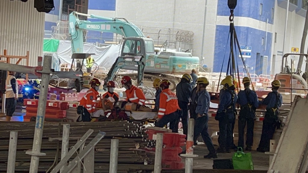 油麻地渡船街與甘肅街交界中九龍幹線地盤早前發生工業意外，四名工人受傷。資料圖片