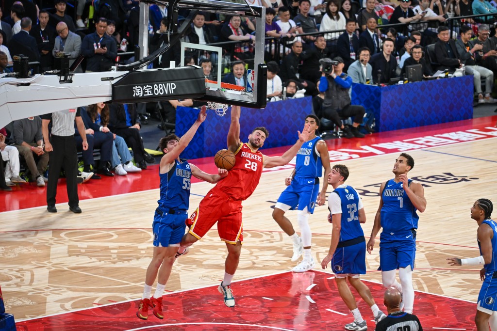 NBA中國賽火箭vs獨行俠G1。魏國謙攝