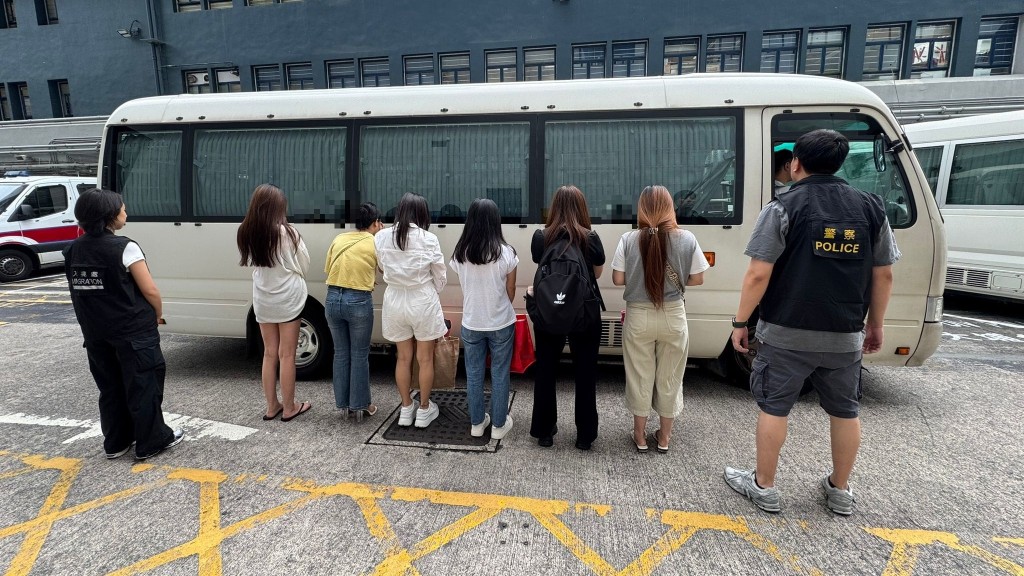 警夥入境處大埔粉嶺掃黃 連拘12內地女