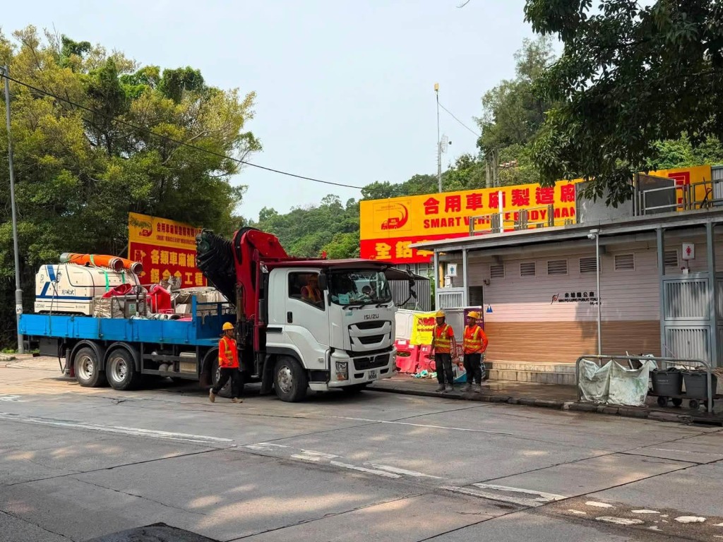 強力排水機械人「龍吸水」已在石湖圍候命。FB:下水水 強力排水機械人「龍吸水」已在石湖圍候命。FB:下水水
