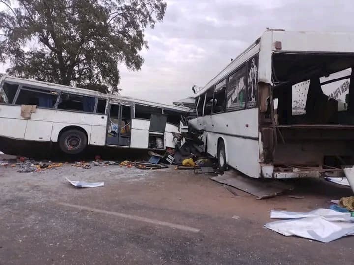 西非国家塞内加尔有两部巴士迎头相撞，造成至少40人死亡及78人受伤。AP