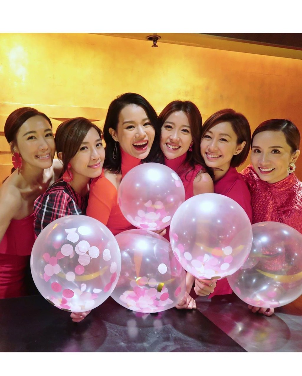 李施嬅入行17年,結識到一班「胡說八道會」好姊妹。