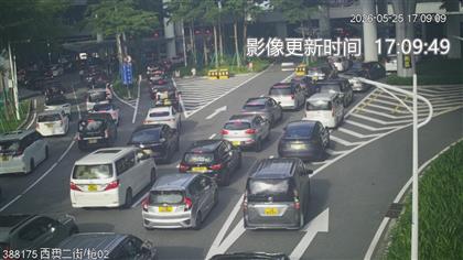 港珠澳大橋自下午開始出現車龍。港珠澳大橋珠海口岸網站圖片 港珠澳大橋自下午開始出現車龍。港珠澳大橋珠海口岸網站圖片