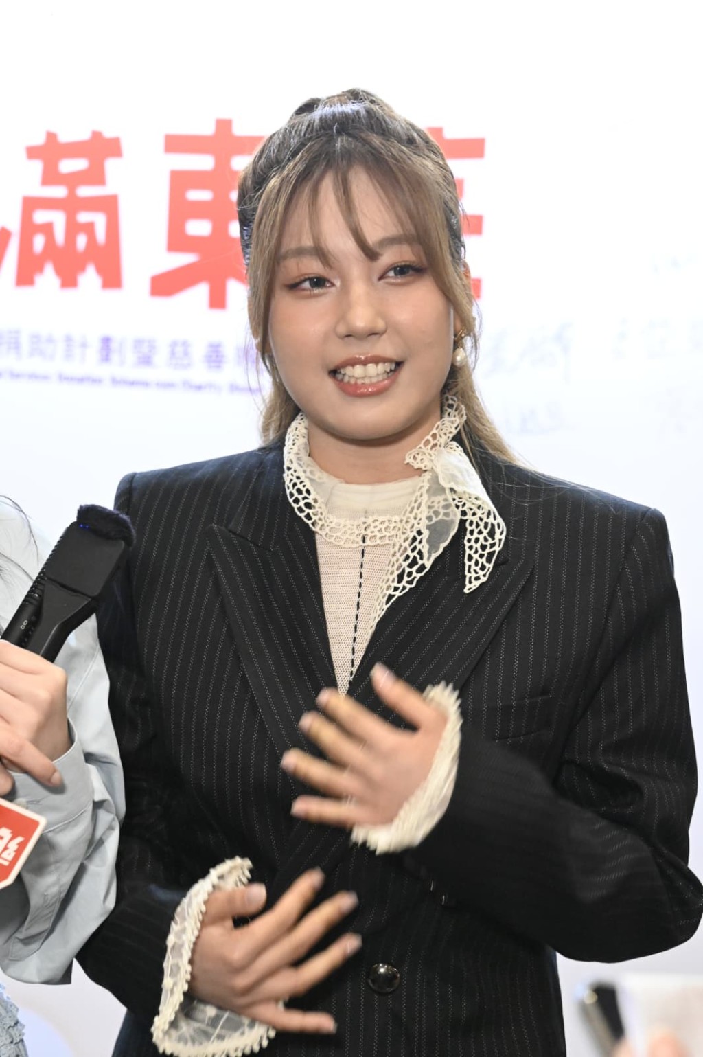 黃淑蔓被影射W姓歌手,床功犀利,她表示阿媽嬲爆。 黃淑蔓被影射W姓歌手,床功犀利,她表示阿媽嬲爆。