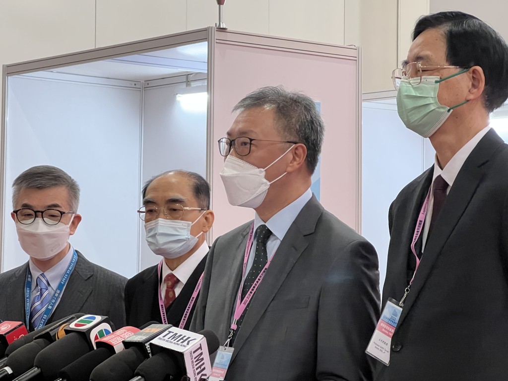 陸啟康預料今次點票大約3小時左右。郭詠欣攝
