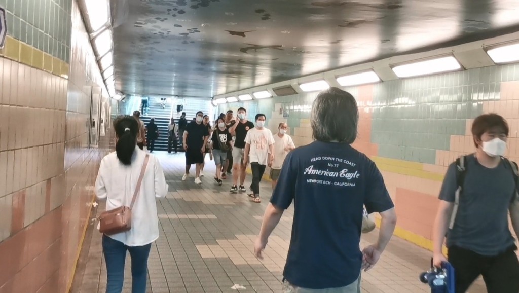 行人隧道亦屬「行人四寶 」的過馬路選擇。 行人隧道亦屬「行人四寶 」的過馬路選擇。