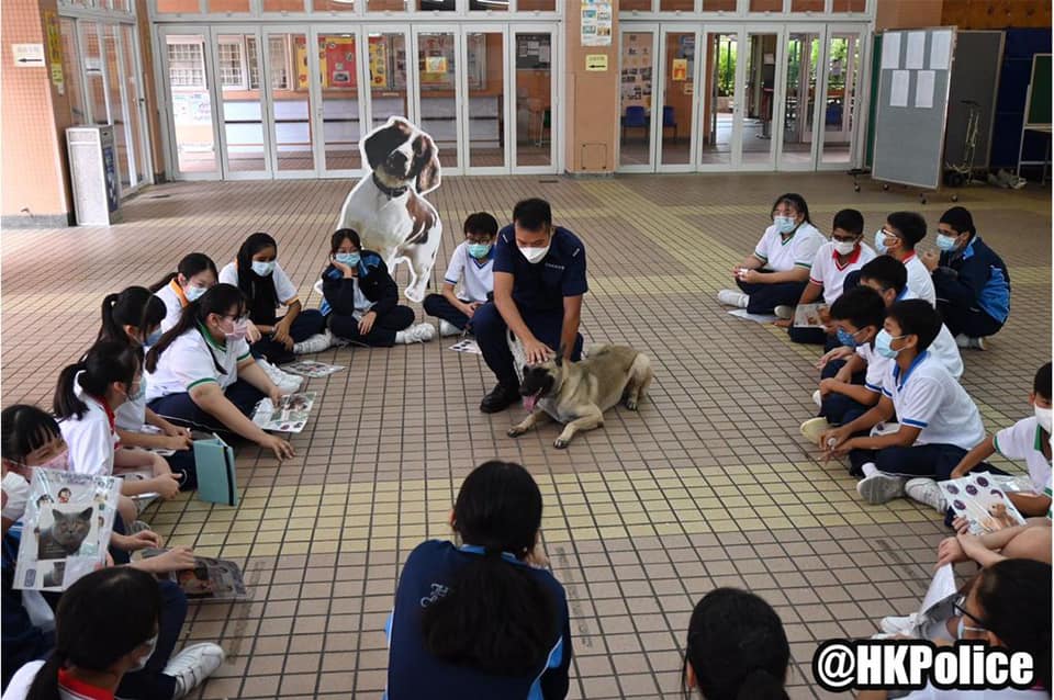 警犬隊走入校園。香港警察fb圖片