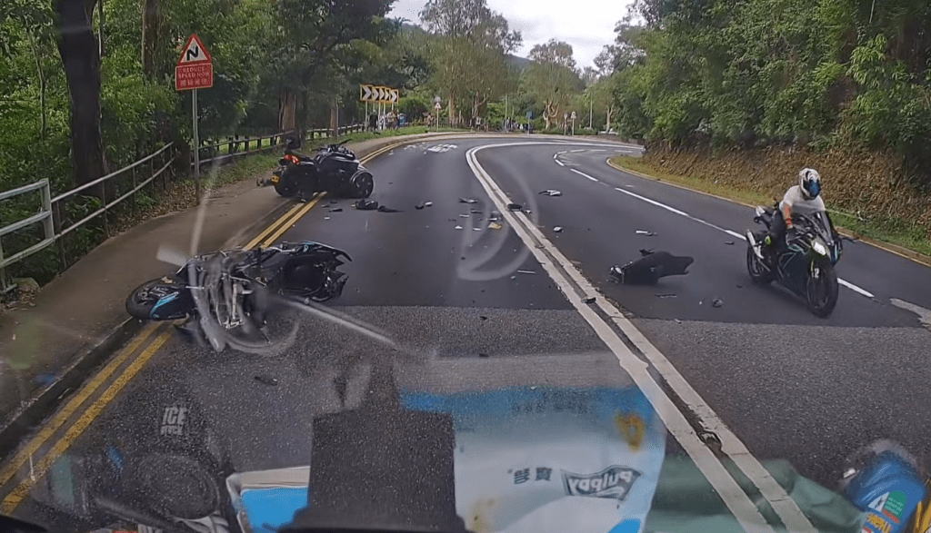 大埔公路發生奪命交通意外。fb：車cam L（香港群組）
