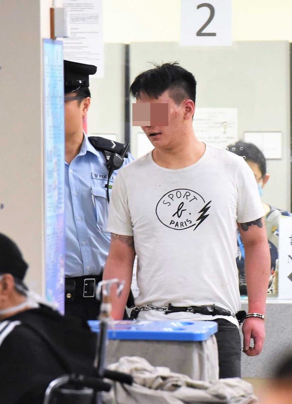 疑犯報稱不適，送院檢驗。