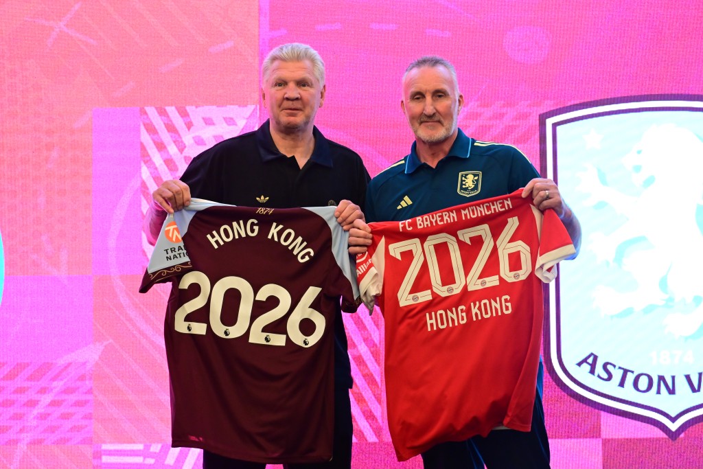 艾芬堡和麥堅尼亦有交換波衫。攝影：魏國謙