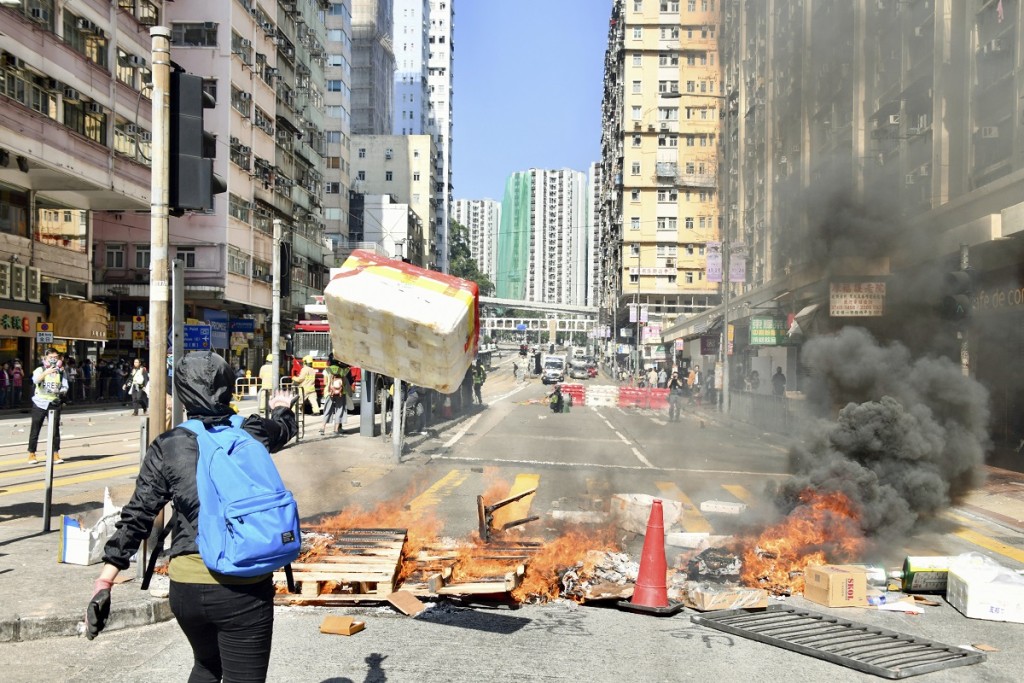 去年11月11日全港爆發示威。資料圖片