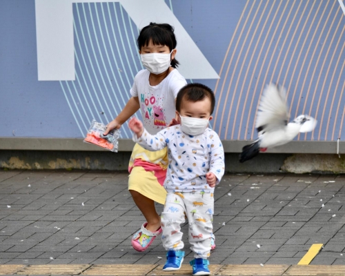 天文台預料日間稍後氣溫顯著下降,晚上最低氣溫約15度。