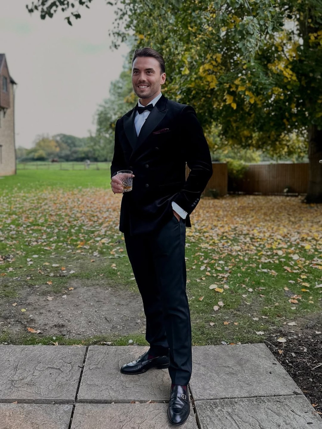 英国人气真人秀男星赖特日前离奇死于泰国。IG