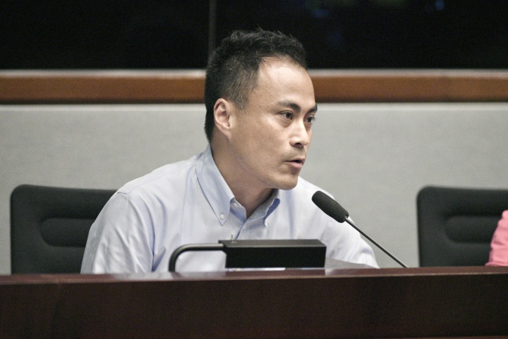 郭偉强表示,期望即使加價,巴士公司亦不要將成本轉嫁市民。 郭偉强表示,期望即使加價,巴士公司亦不要將成本轉嫁市民。