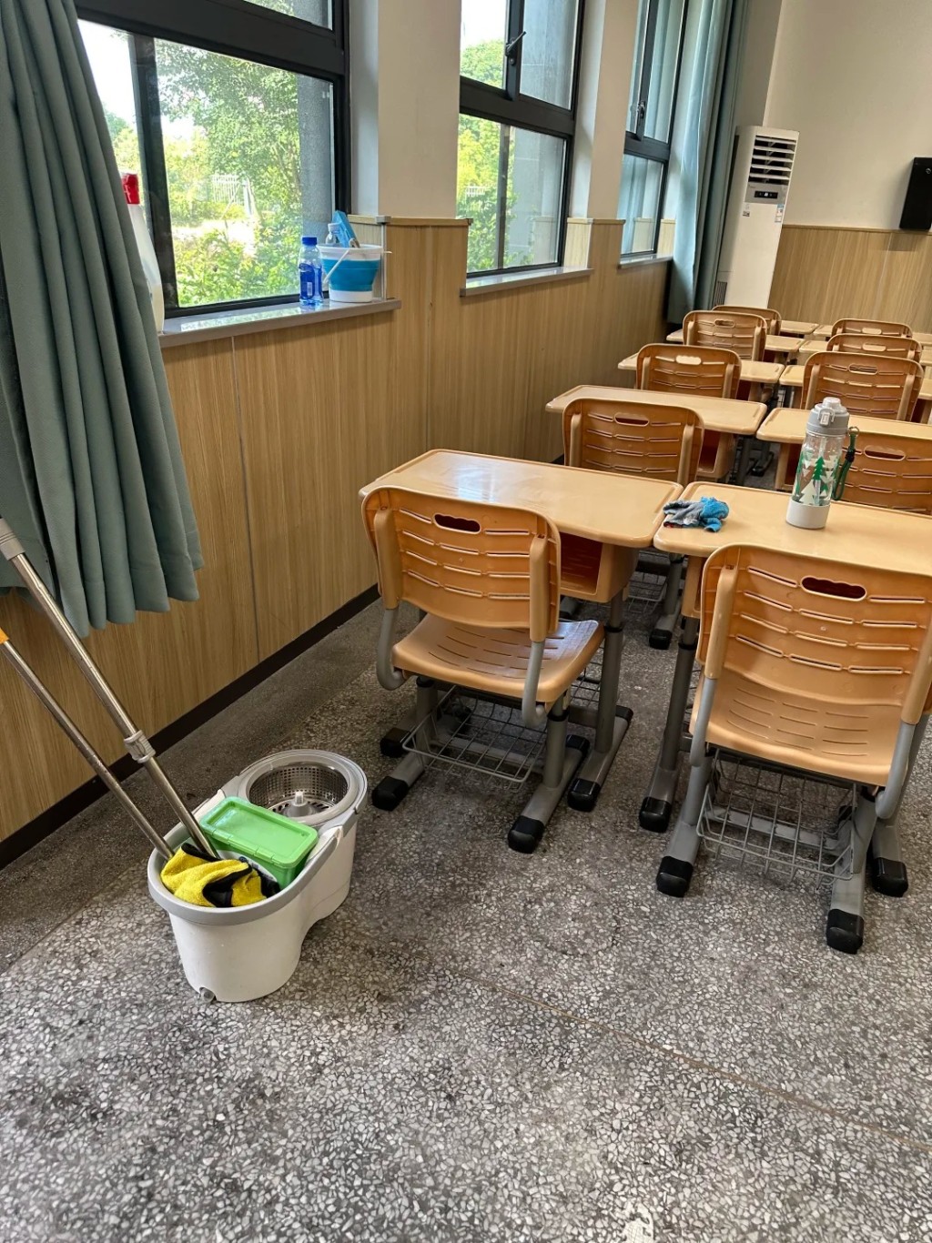 打掃課室問題常引發內地家長爭議。小紅書 打掃課室問題常引發內地家長爭議。小紅書