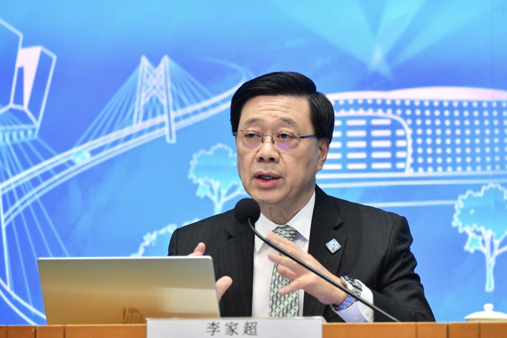 李家超認為，政府鼓勵生育時，必須實事求事。盧江球攝