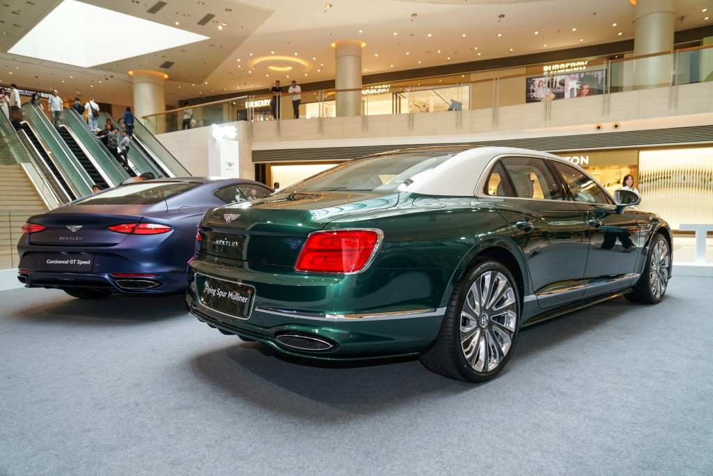 Bentley HK-DCH舉辦The Touch of Mulliner Exhibition:雙色車身設計倍顯時尚奪目。