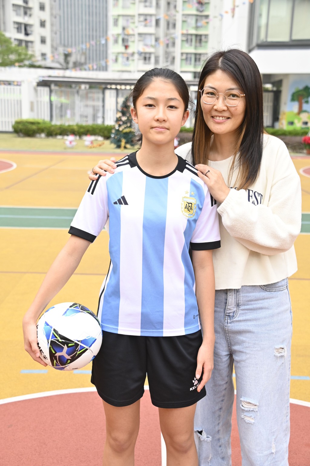 周衹月與母親Cindy談拍攝《逆轉上半場》點滴。