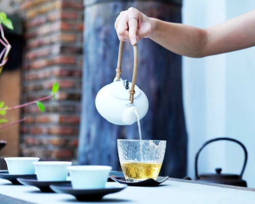 秋冬乾燥需滋潤，中醫教你自製兩種健康飲料，適合寒底或熱底的人士。unsplash圖片
