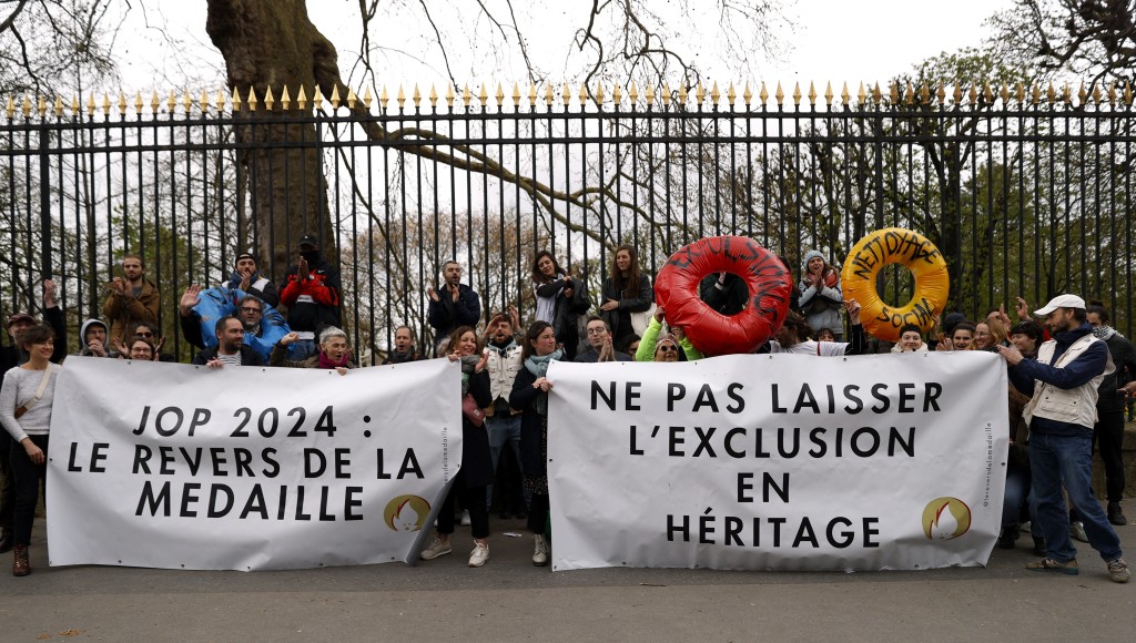 巴黎反奥运示威。路透社