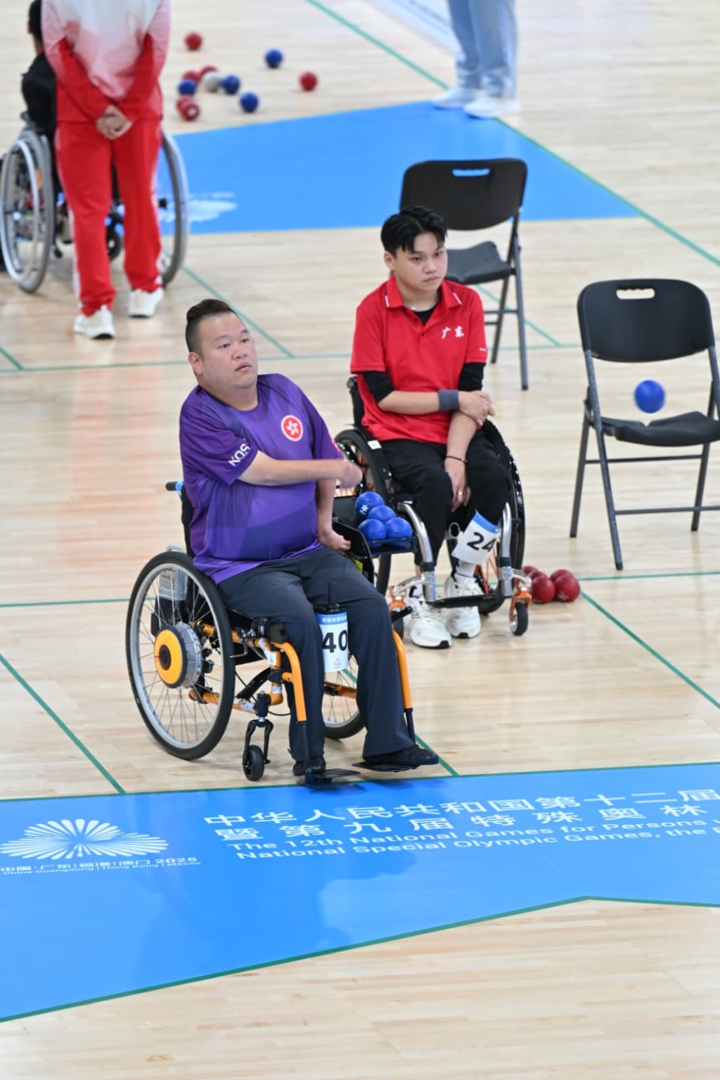 梁育榮(左)拿下港隊今屆首面硬地滾球金牌。廖偉業攝