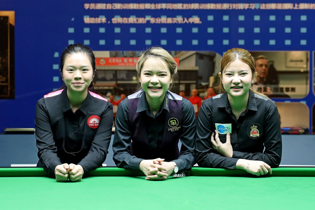 泰國隊年青代表包括世界一組Mink（右一）及應屆世界冠軍Siripaporn（中）.jpg