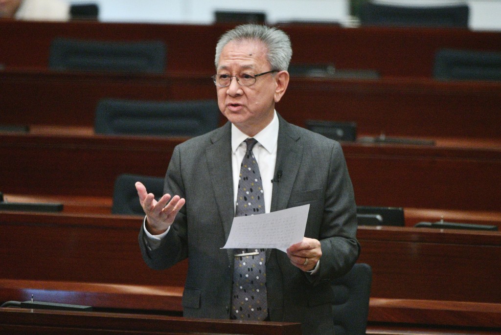 自由黨航運交通界立法會議員易志明認為，政府如日後大量發放網約車牌照，可能導致道路擁堵。資料圖片