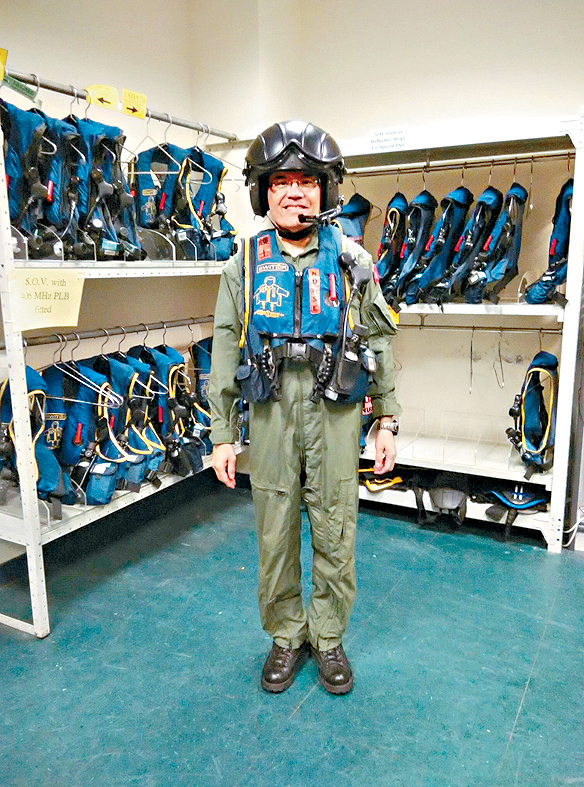 黃德華曾任職飛行服務隊的「飛行護士」。