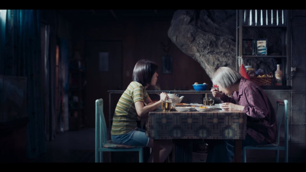 金慶子誘導金美貌寄住在其家中。