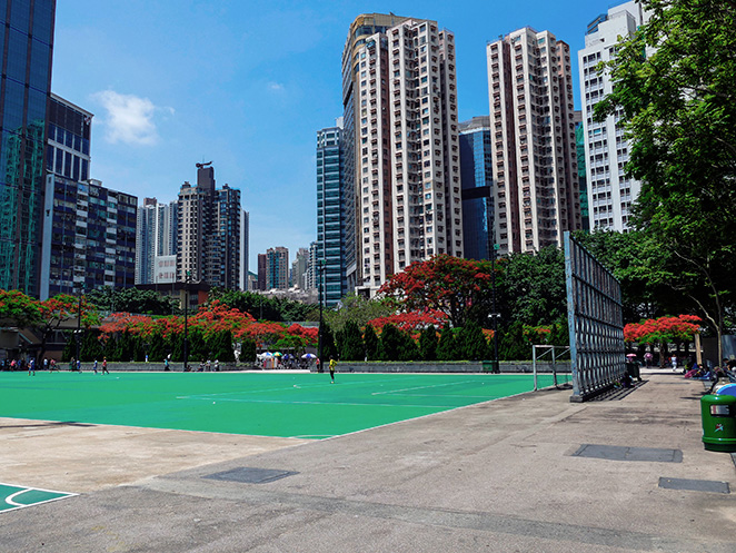 香港现时不少地方名具殖民地时代色彩。图为维多利亚公园。（资料图片）