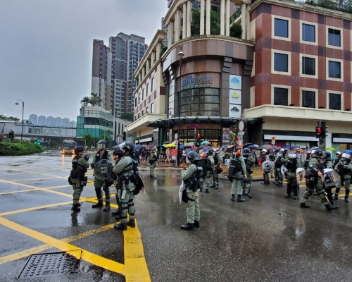 防暴警察增派大河道戒備