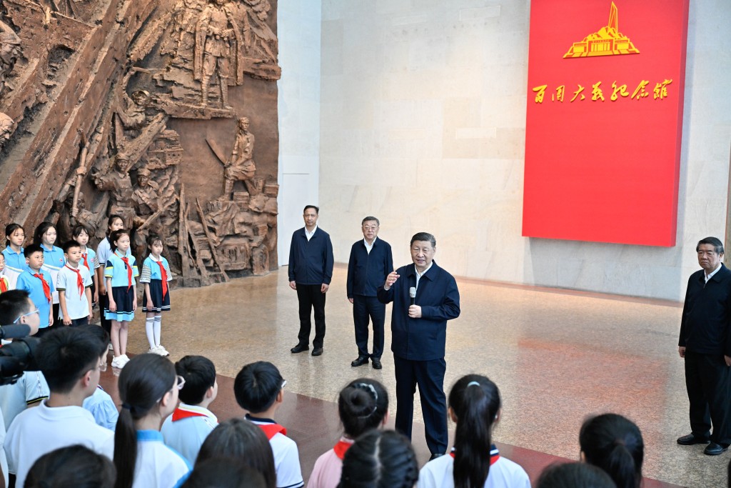 習近平參觀百團大戰紀念館。新華社