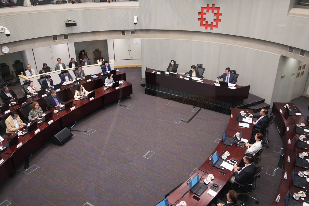 房委會今日舉行周年特別公開會議。吳艷玲攝 房委會今日舉行周年特別公開會議。吳艷玲攝