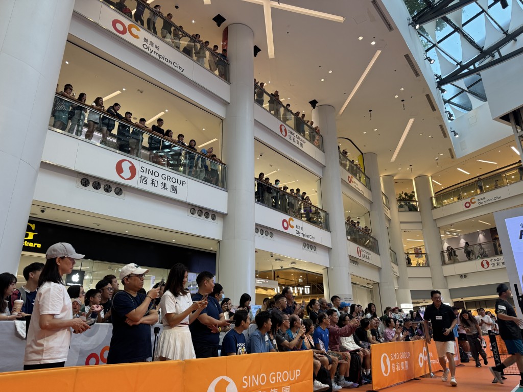 活动吸引了很多观众。杨功煜摄