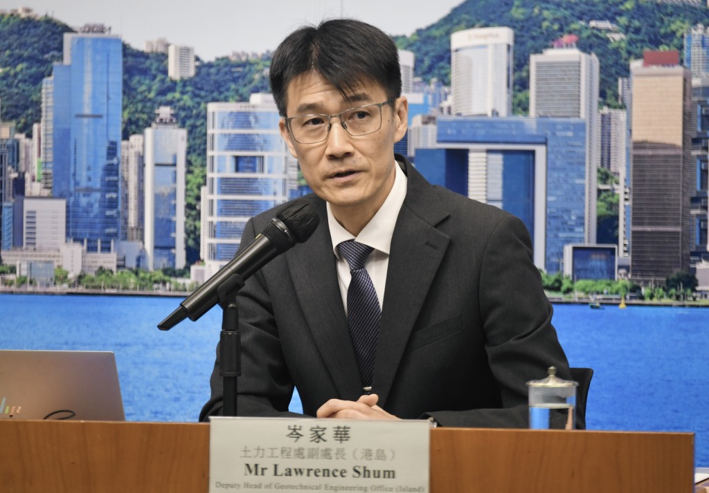 岑家華表示,2025年共有257宗由降雨引發的山泥傾瀉事故報告。 岑家華表示,2025年共有257宗由降雨引發的山泥傾瀉事故報告。