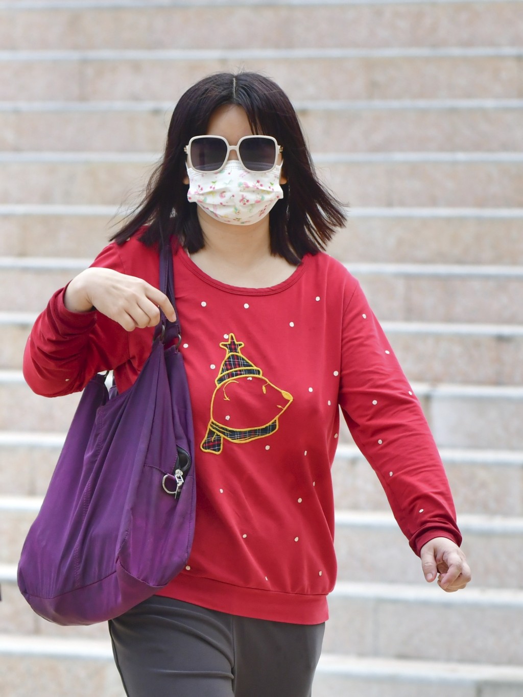 阿儀上庭承認襲擊街坊及未有佩戴口罩違防疫規定。