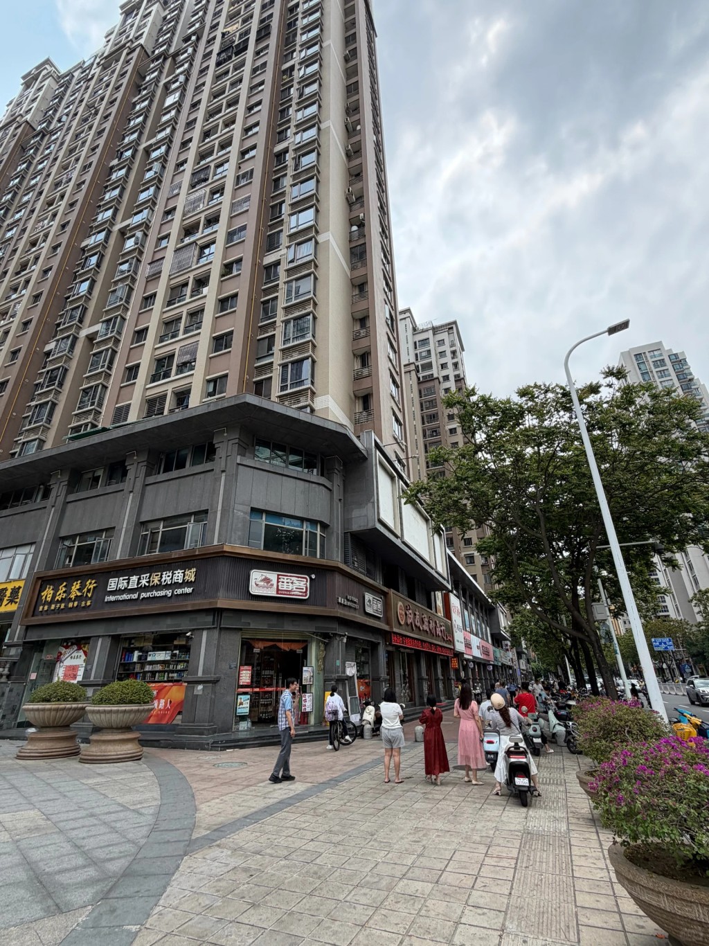 現場為汕頭市龍湖區星湖城。小紅書截圖
