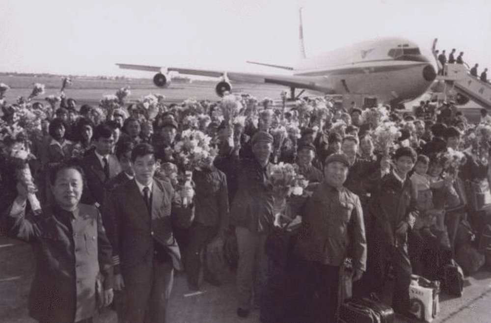 1983年5月10日下午3點35分，代表團和乘客、機組人員乘飛機離開漢城回國。