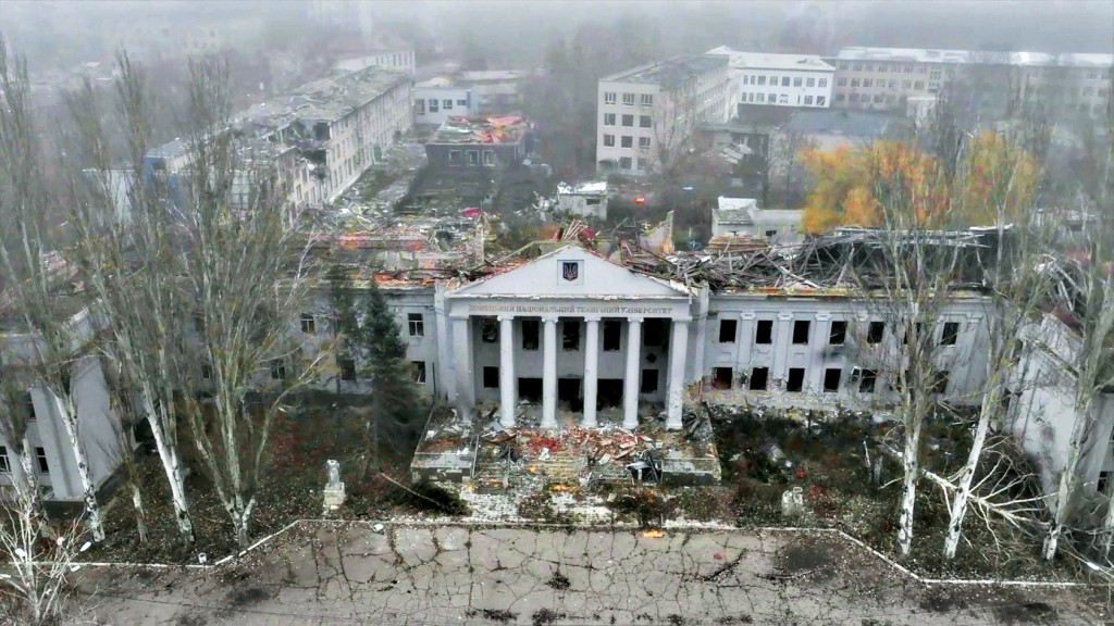 聲稱控制烏東紅軍城的俄軍方，發布紅軍城現況短片。