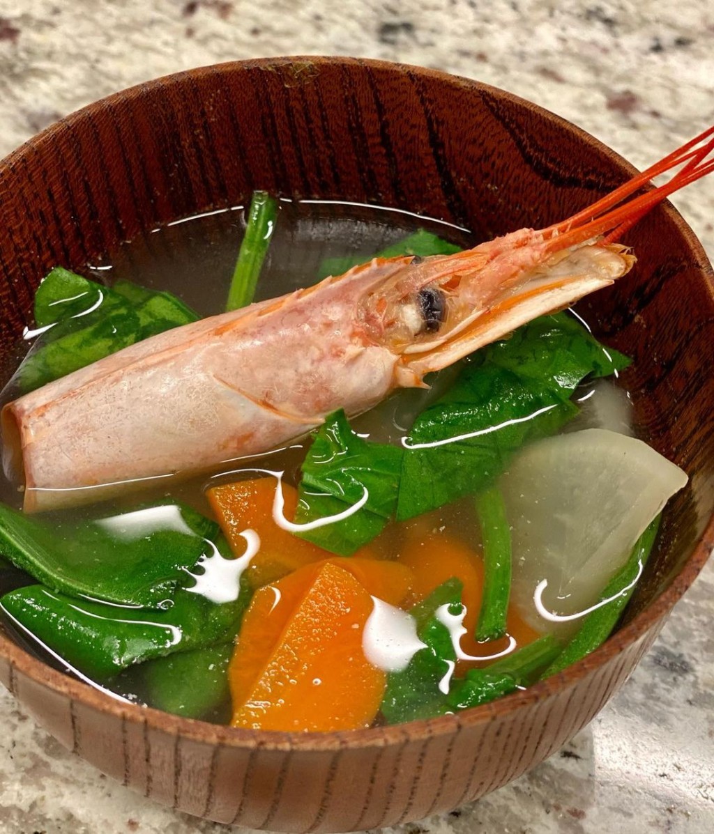 工藤静香製作了蝦湯。