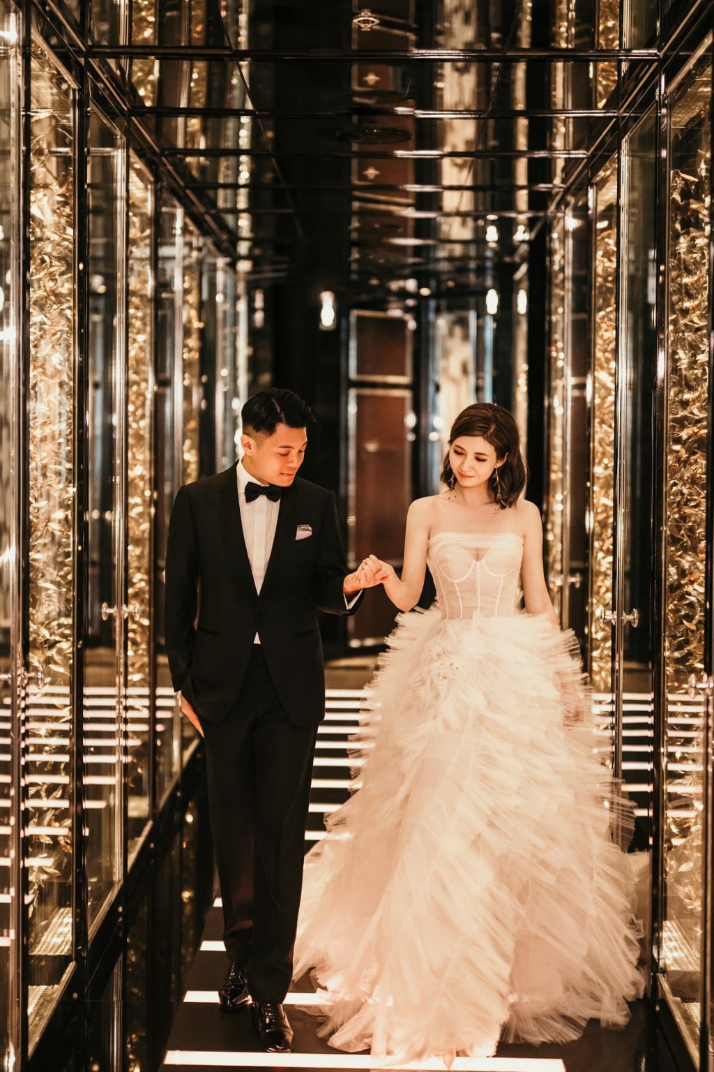 火速影相雖然未知婚期,但兩人已急不及待影結婚相公告天下。