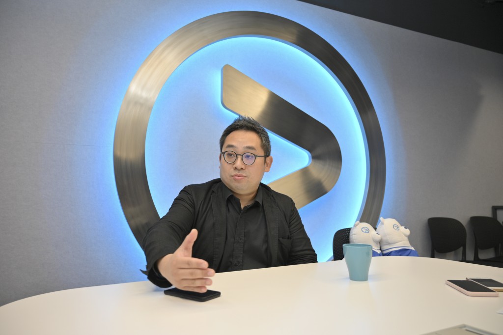 魯庭暉兼新公司行政總裁一職。