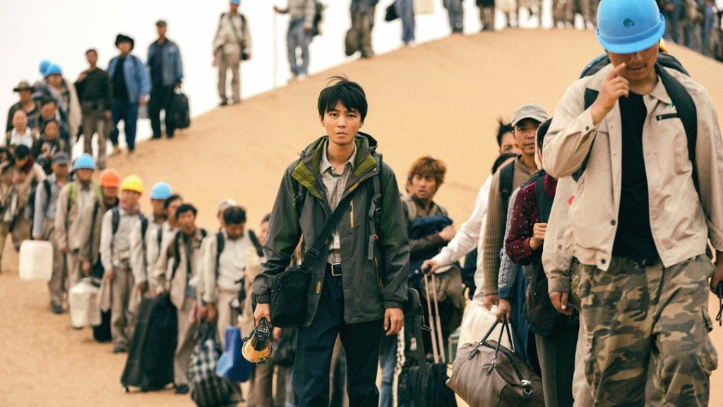 电影「万里归途」正是参照2011年利比亚爆发内战，中国安全撤走35860名国民接返中国的真人真事而改编。(电影剧照)