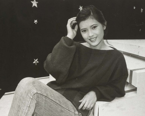 藍潔瑛初初出道被封為「靚絕五台山」。