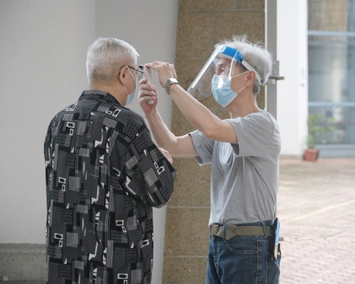 梁子超認為再多幾周個案才能「清零」。
