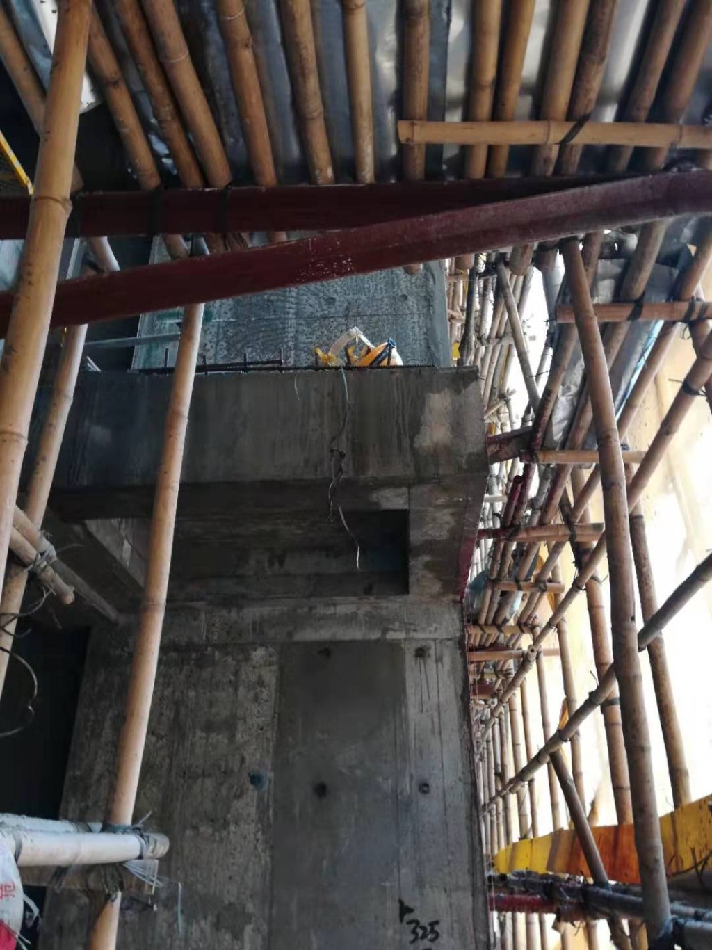 死者當時正在8樓工作。工友提供