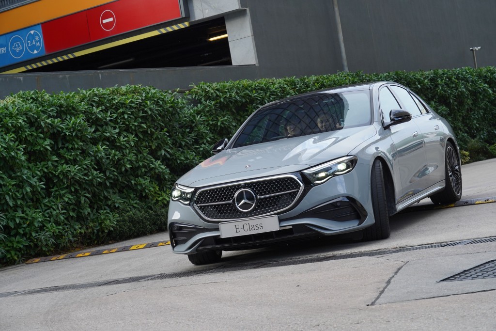 璧沁今次試駕Mercedes-Benz E200 AMG Line。 璧沁今次試駕Mercedes-Benz E200 AMG Line。
