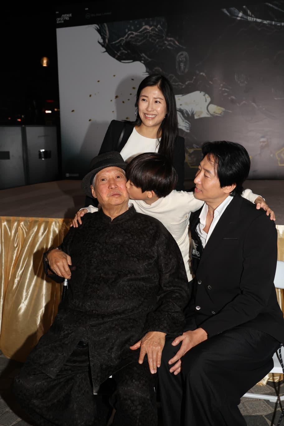 孫仔錫錫，洪金寶好冧。