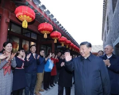 習近平向全國人民送上新春祝福。新華社